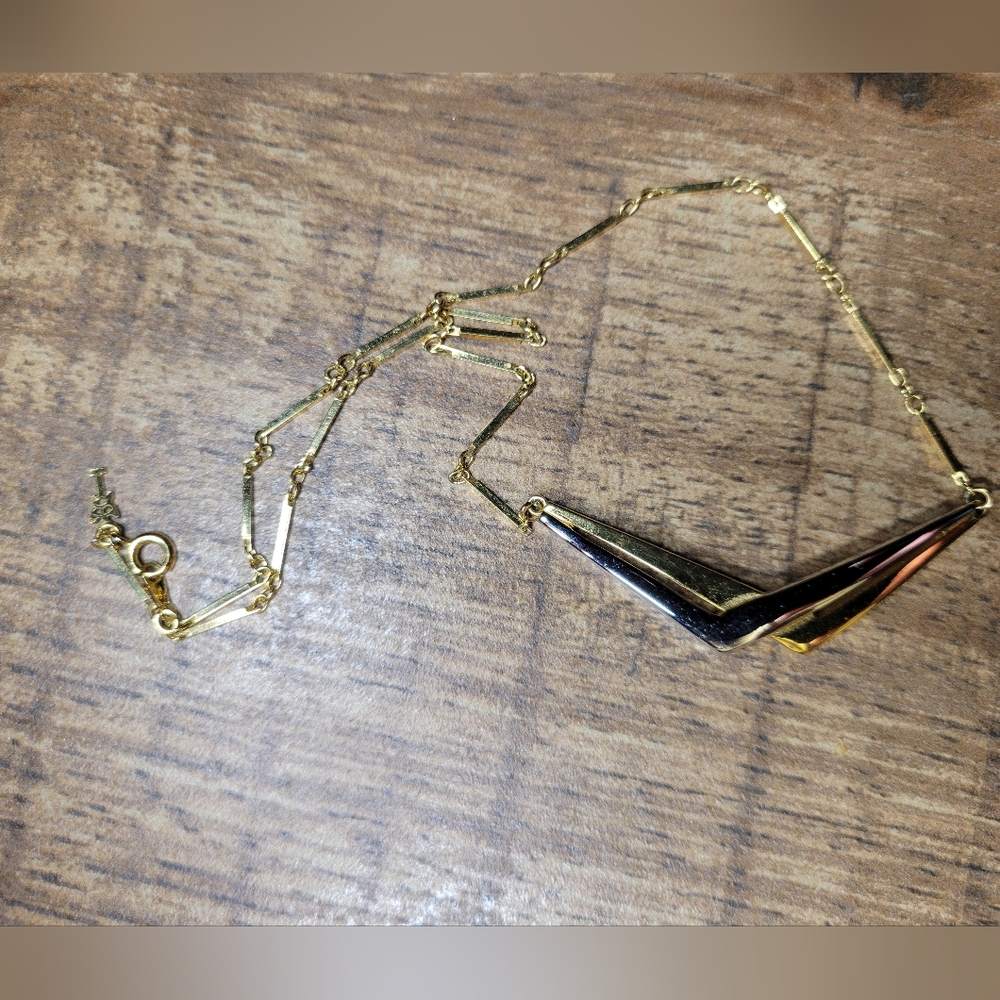 vintage 90s gold flattened chain necklace
